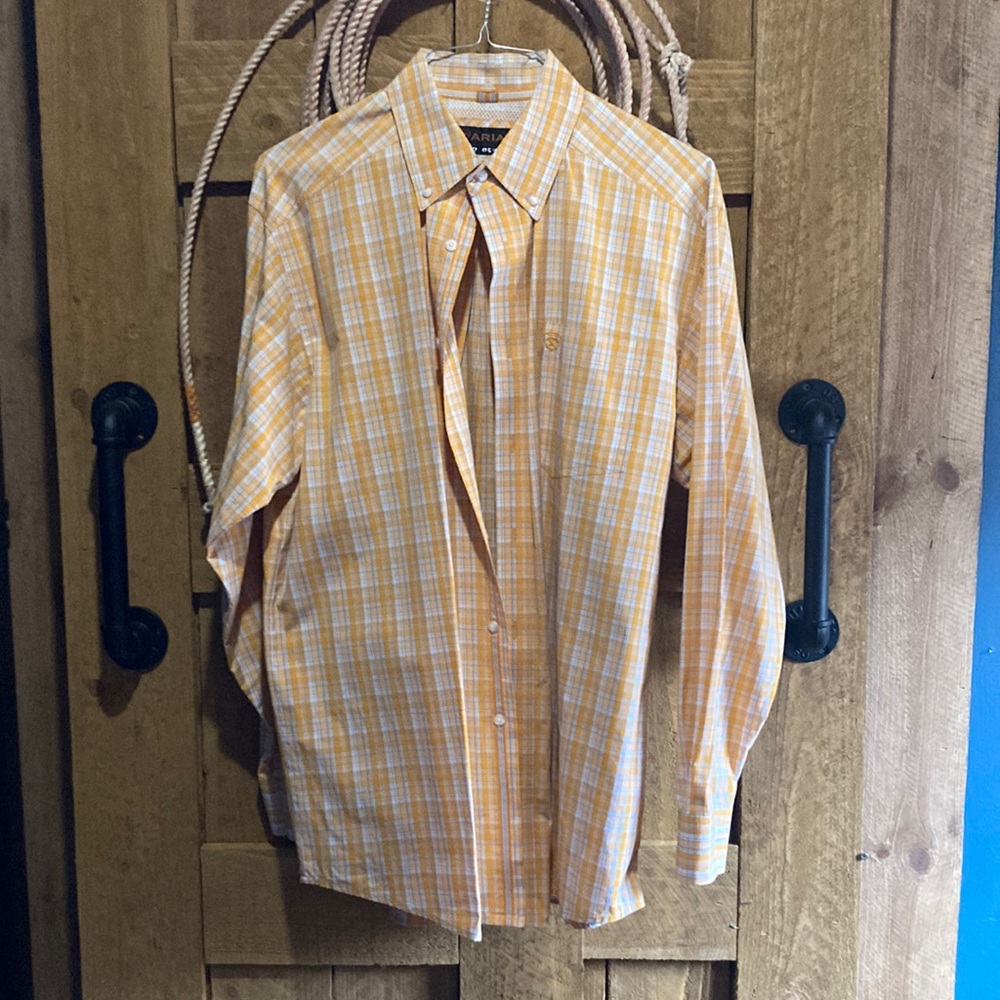 Ariat pro series men’s orange shirt great shape